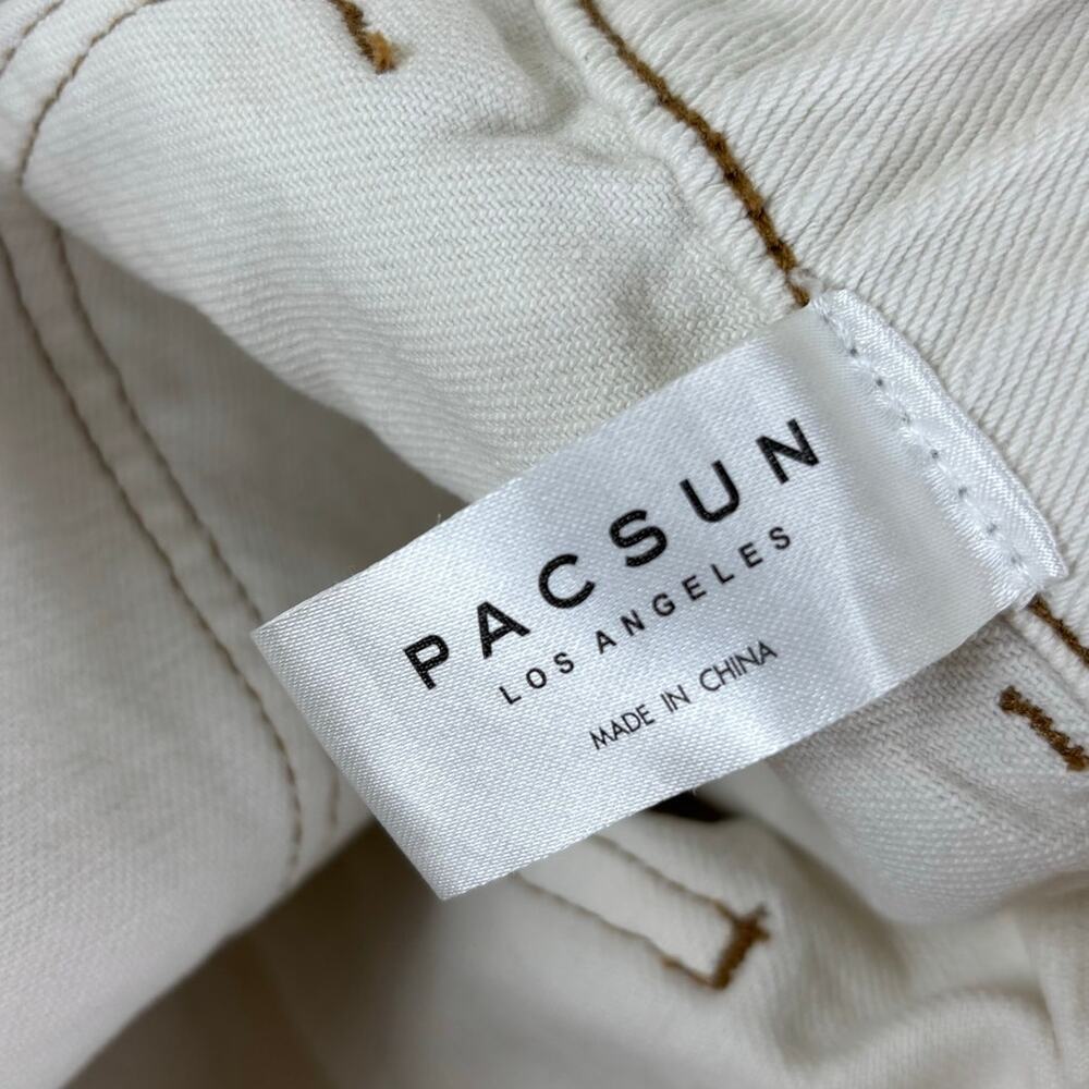 Pacsun Women's Shorts Size Small in Cream - Picture 5 of 7